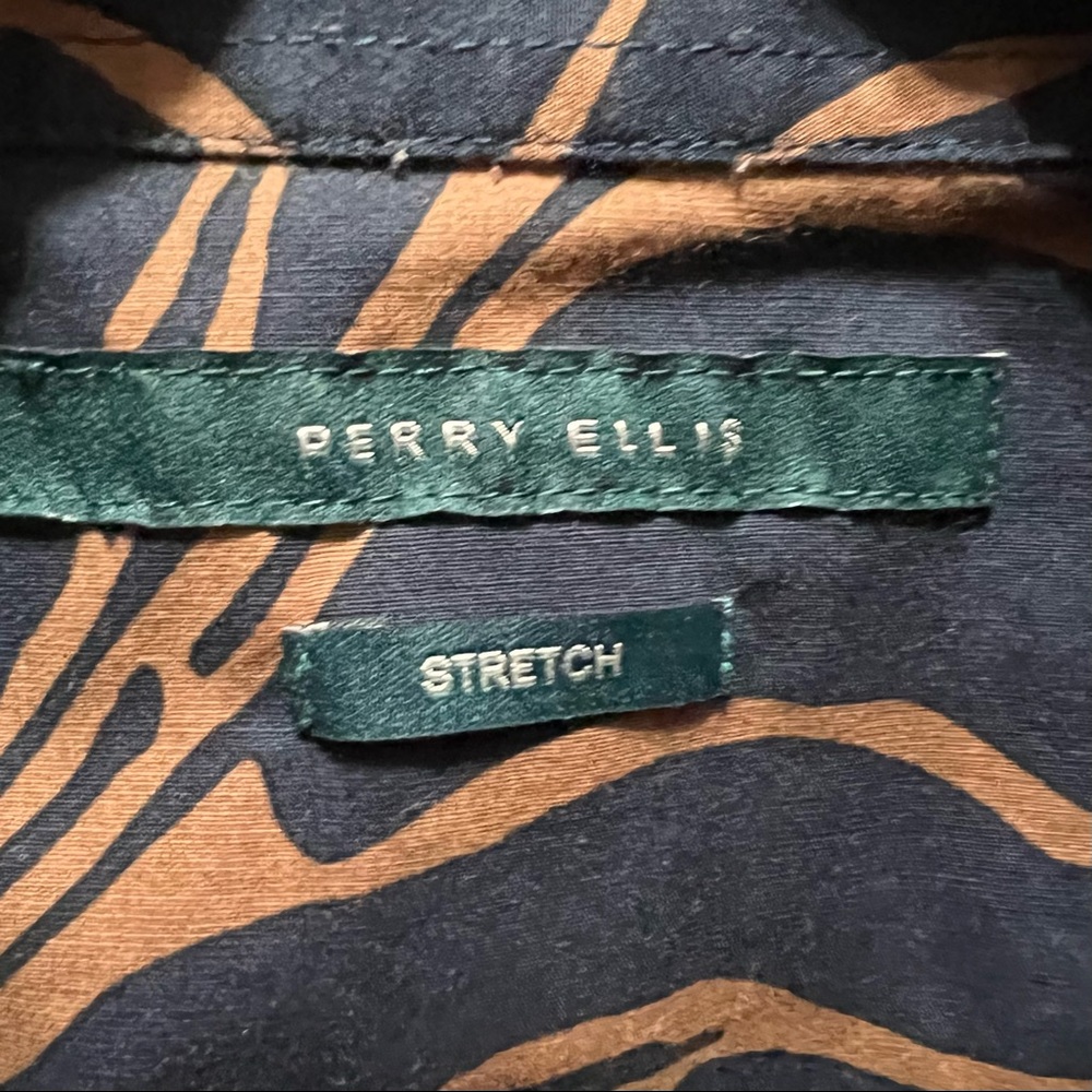 Perry Ellis Navy Short Sleeve Button Front Shirt - Picture 8 of 9